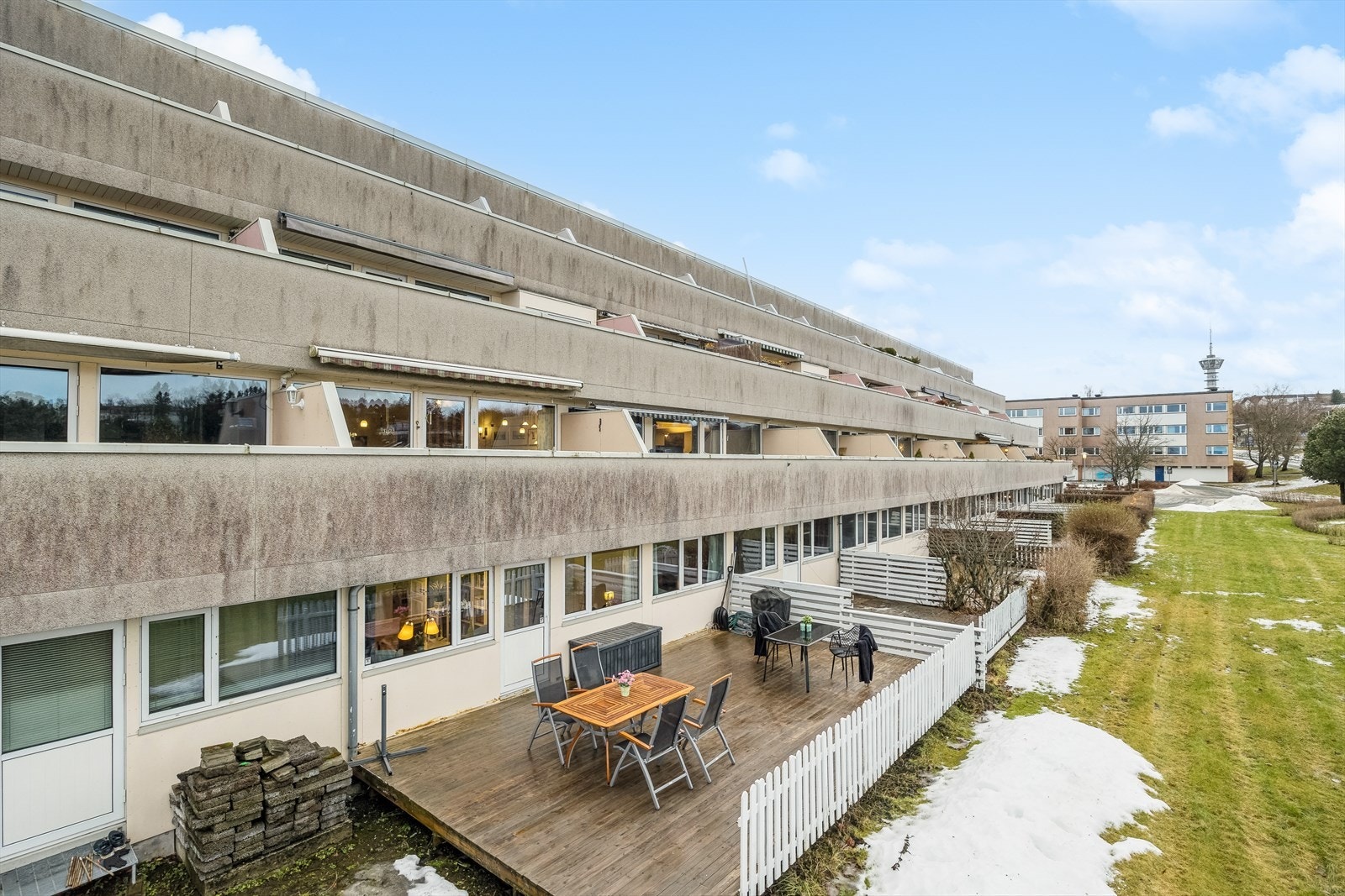 Leiligheten har sentral beliggenhet og nyter godt av gode sol- og utsiktsforhold Galleribilde