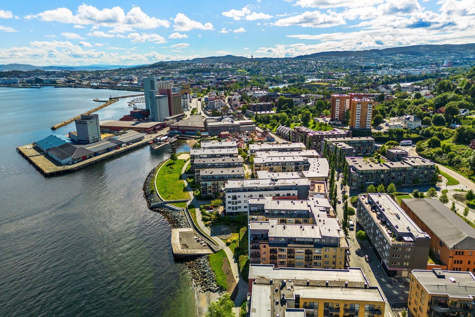 Velkommen til en hyggelig visning i Ilsvika og Mellomila 77. Galleribilde