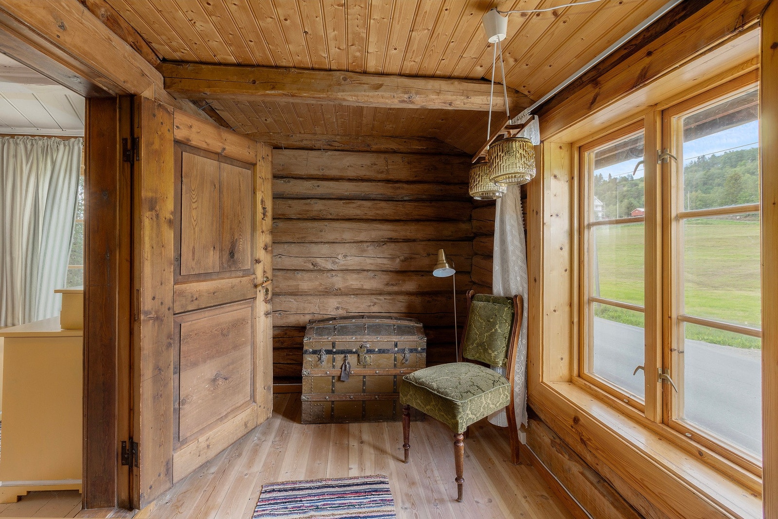 Mellom gang mellom gang/trapp og soverom 2. Galleribilde