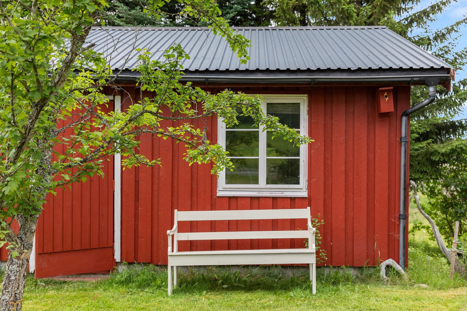 På under ti minutter med bil finner du Selbu sentrum med matbutikker, barnehage, apotek, idrettsanlegg, spisesteder m.m. Galleribilde