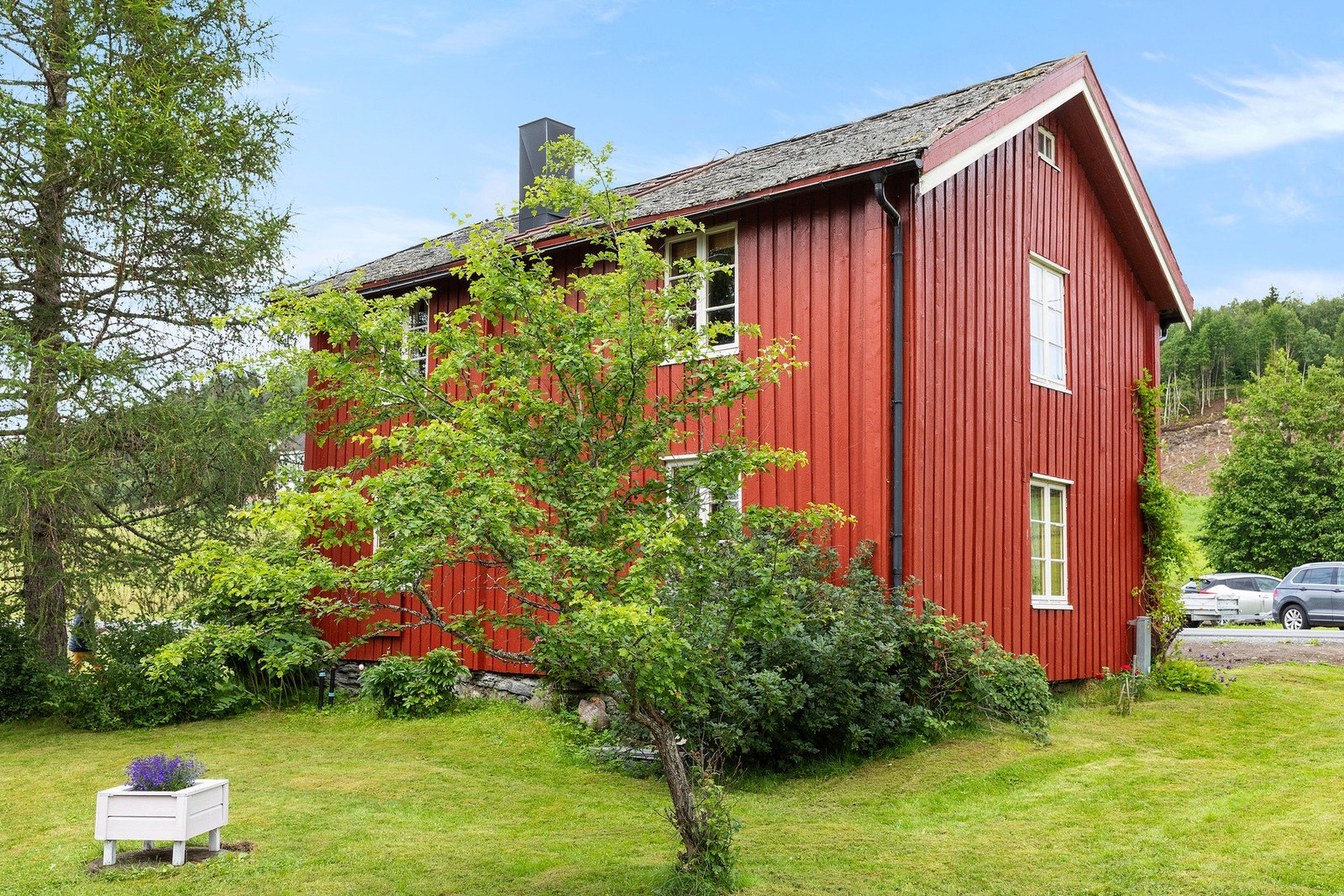 En idyllisk sjarmerende enebolig på to etasjer. Galleribilde