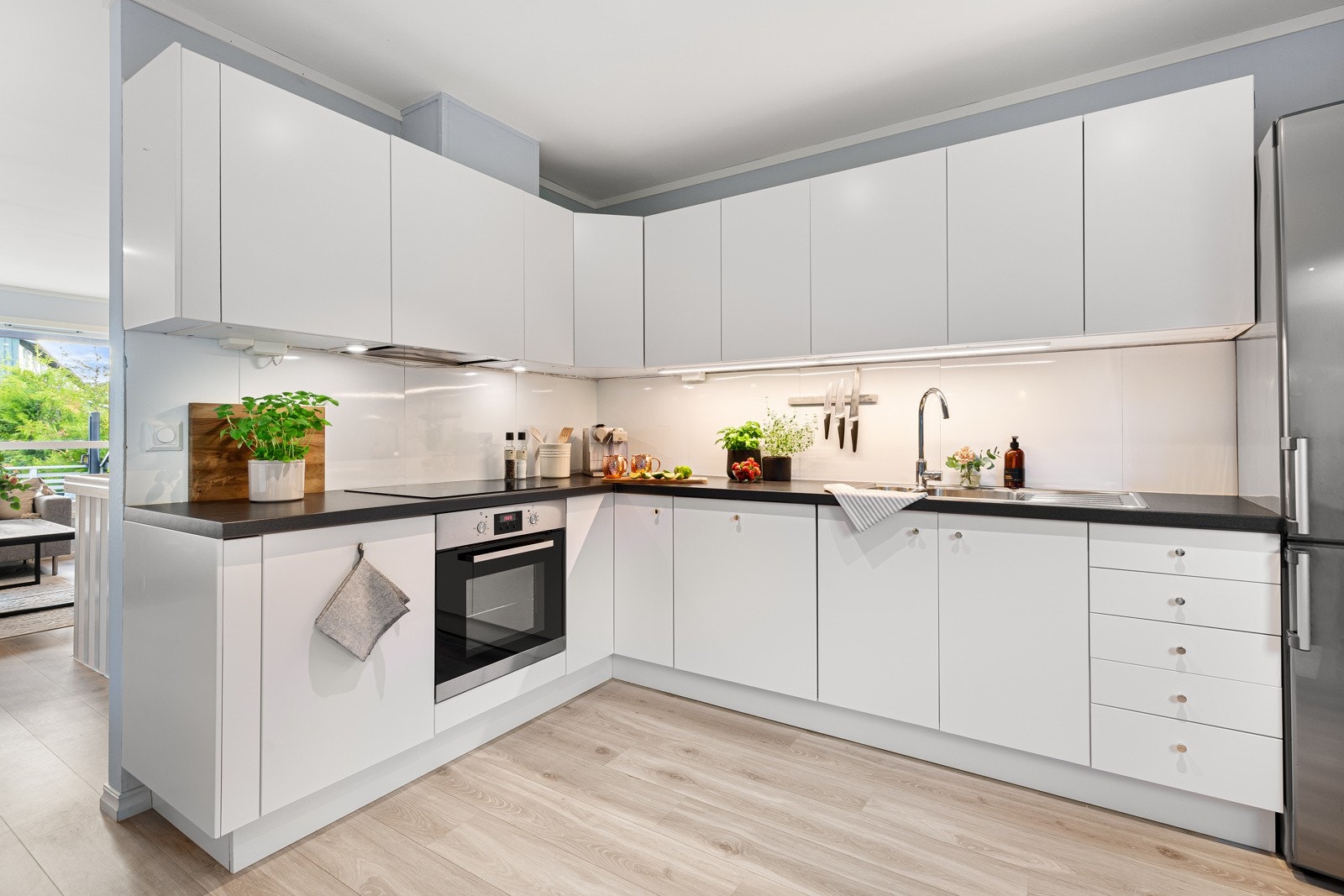 Et moderne kjøkken med mange gode løsninger. Galleribilde