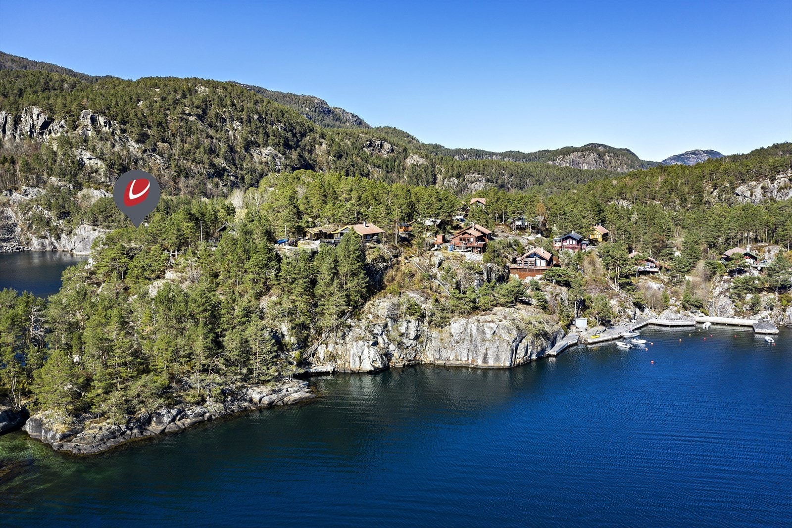 Ny eier har rett til oppføring av egen bryggedel i forlengelsen av eksisterende. Galleribilde