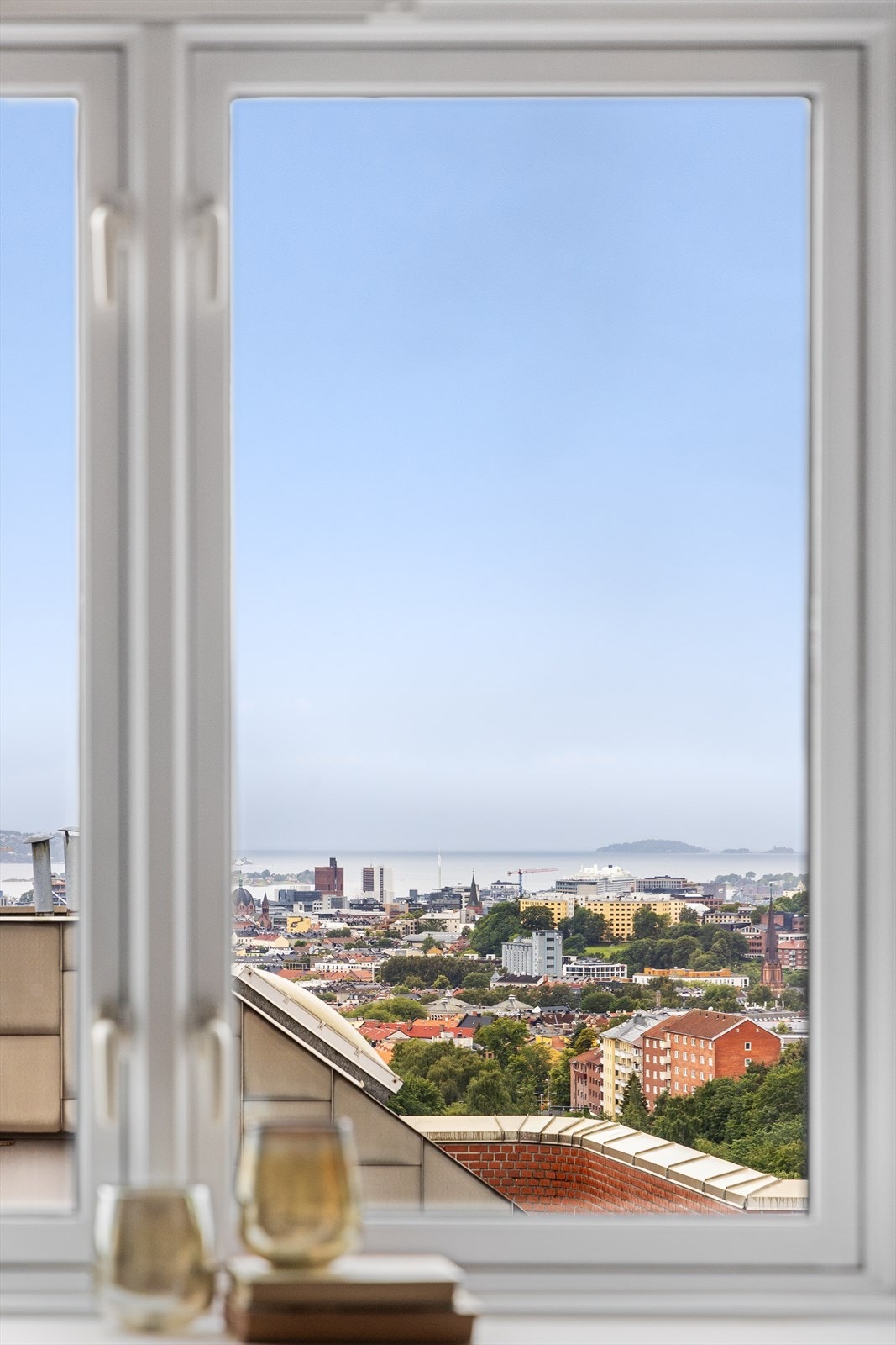 Rommet har i liket med stuen/balkong flott utsikt av Oslo Galleribilde