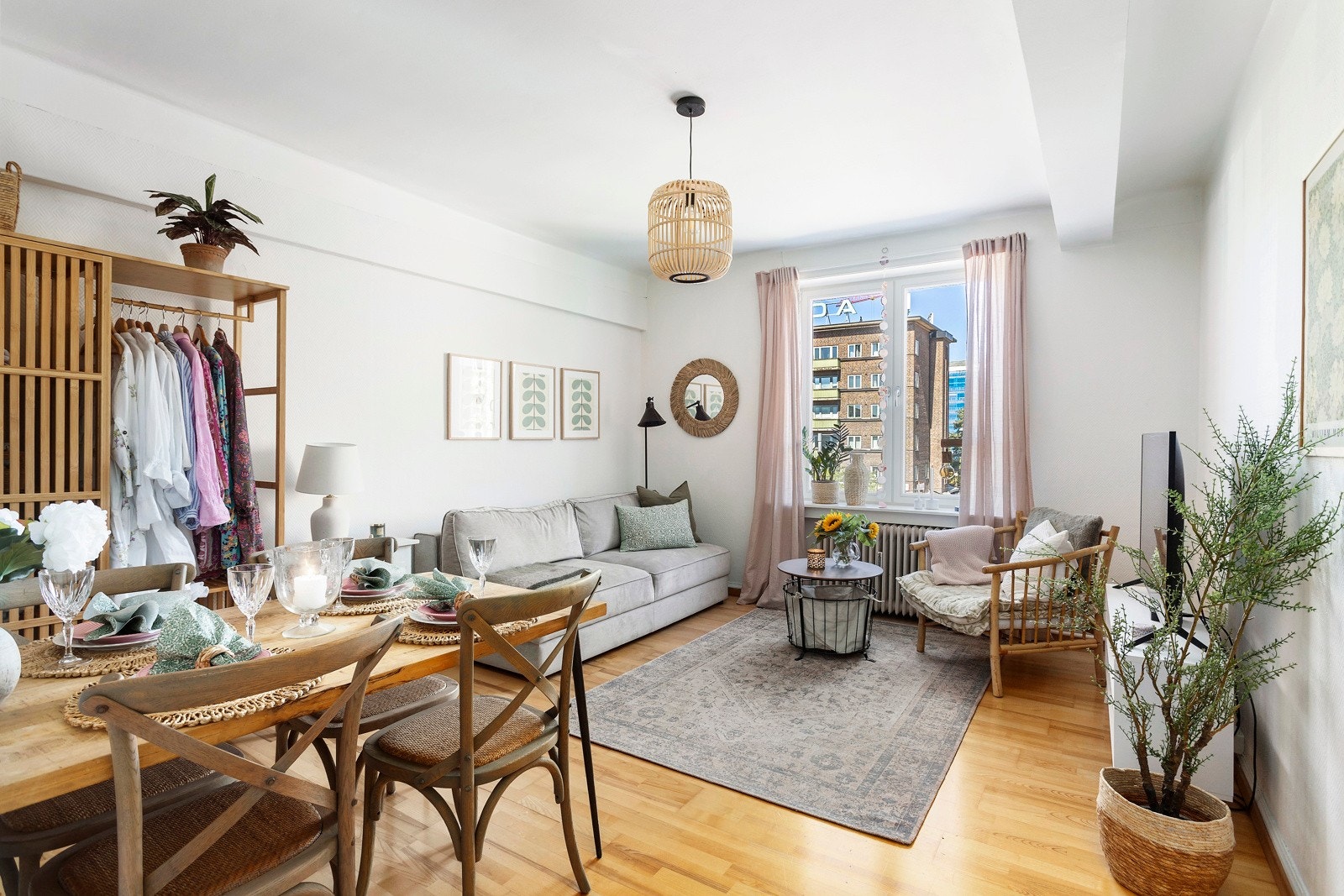 Harold Mufoncol v/Eie Eiendomsmegling har gleden av å presentere Trondheimsveien 111D! Galleribilde