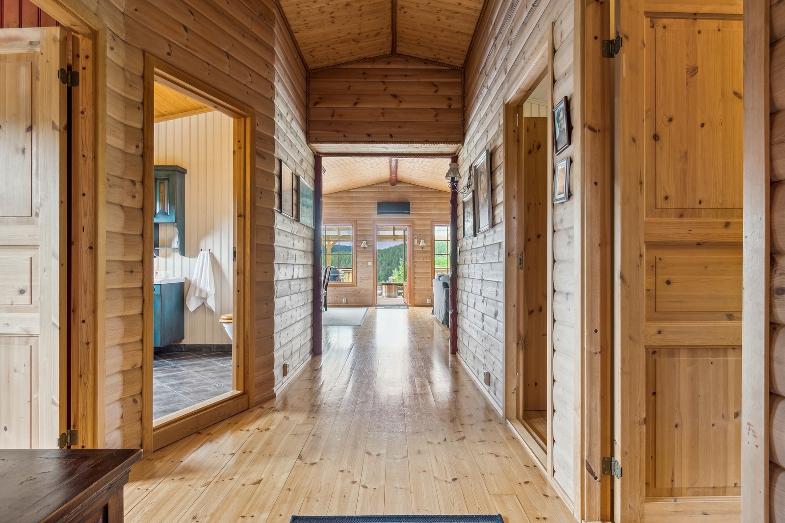 Stor gang som måler 10 kvadratmeter. Galleribilde