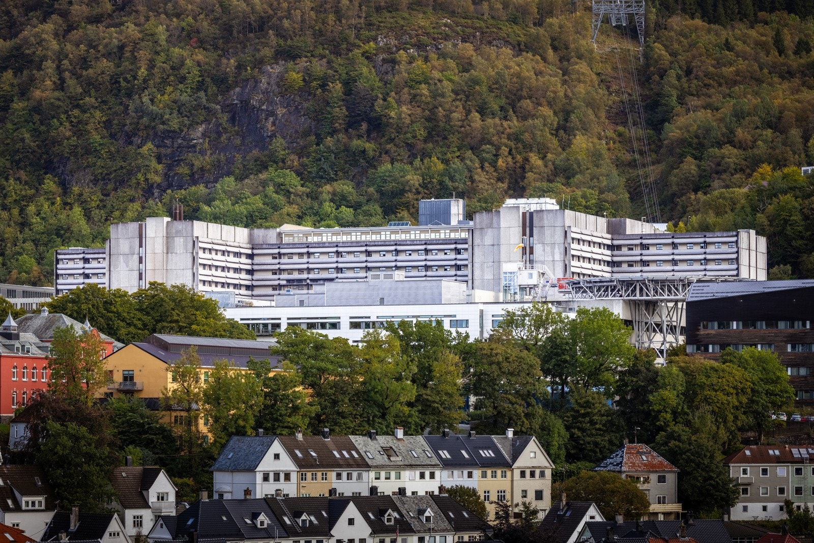 Haukeland Sykehus ligger få minutter fra leiligheten - Rett opp bakken. Galleribilde