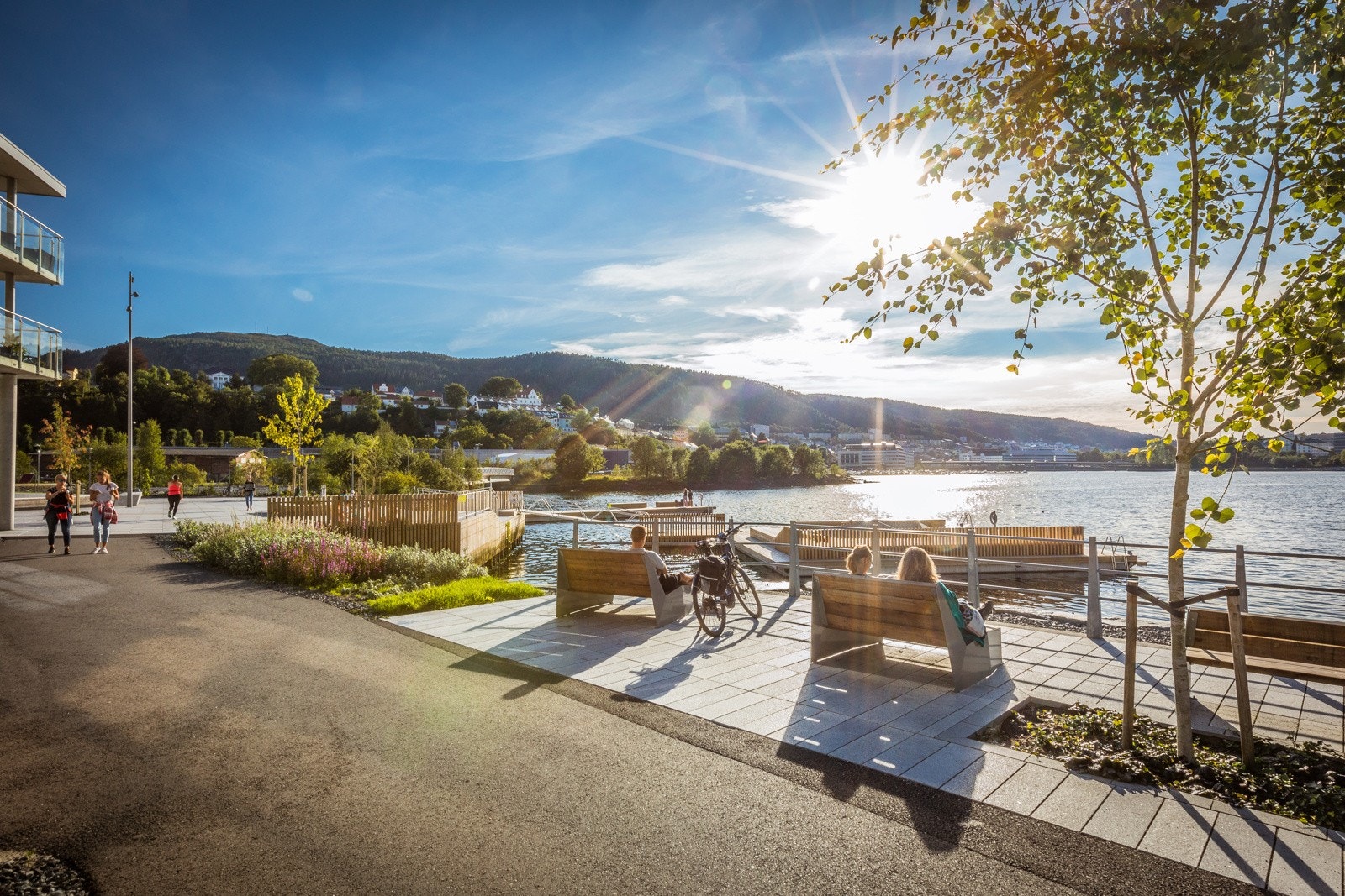 Flotte tur og joggemuligheter. Det er også uante muligheter i byfjellene. Galleribilde