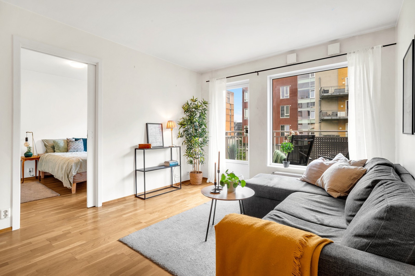 Boligens samlede areal er på 60 kvm (BRA-i), hvor hoveddelen utgjør ca. 2/3 av boligens totale areal. Hoveddelen består av stue/kjøkken, soverom, bad og entré. Galleribilde