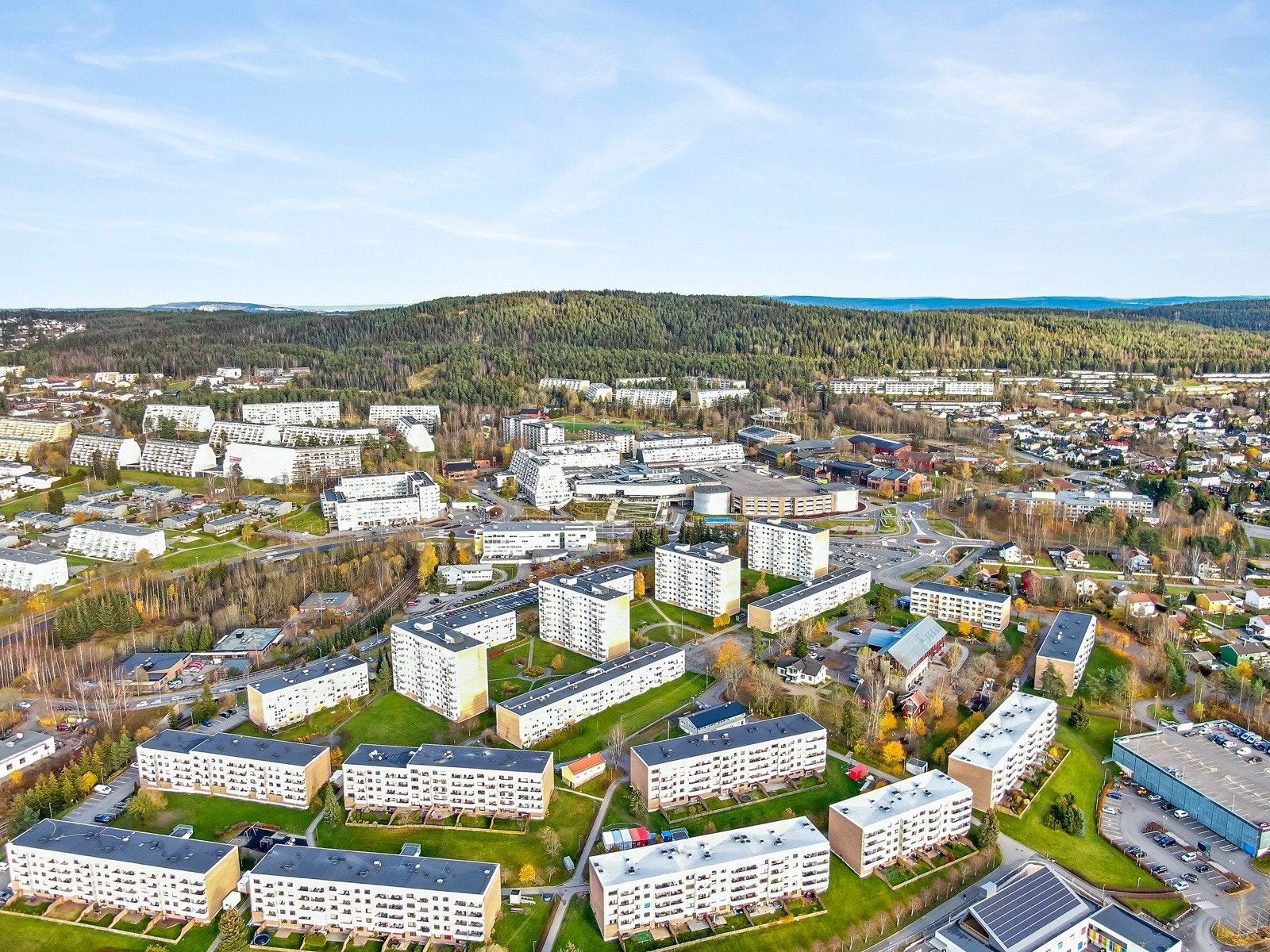 Boligen har en meget sentral beliggenhet på Stovner. Galleribilde