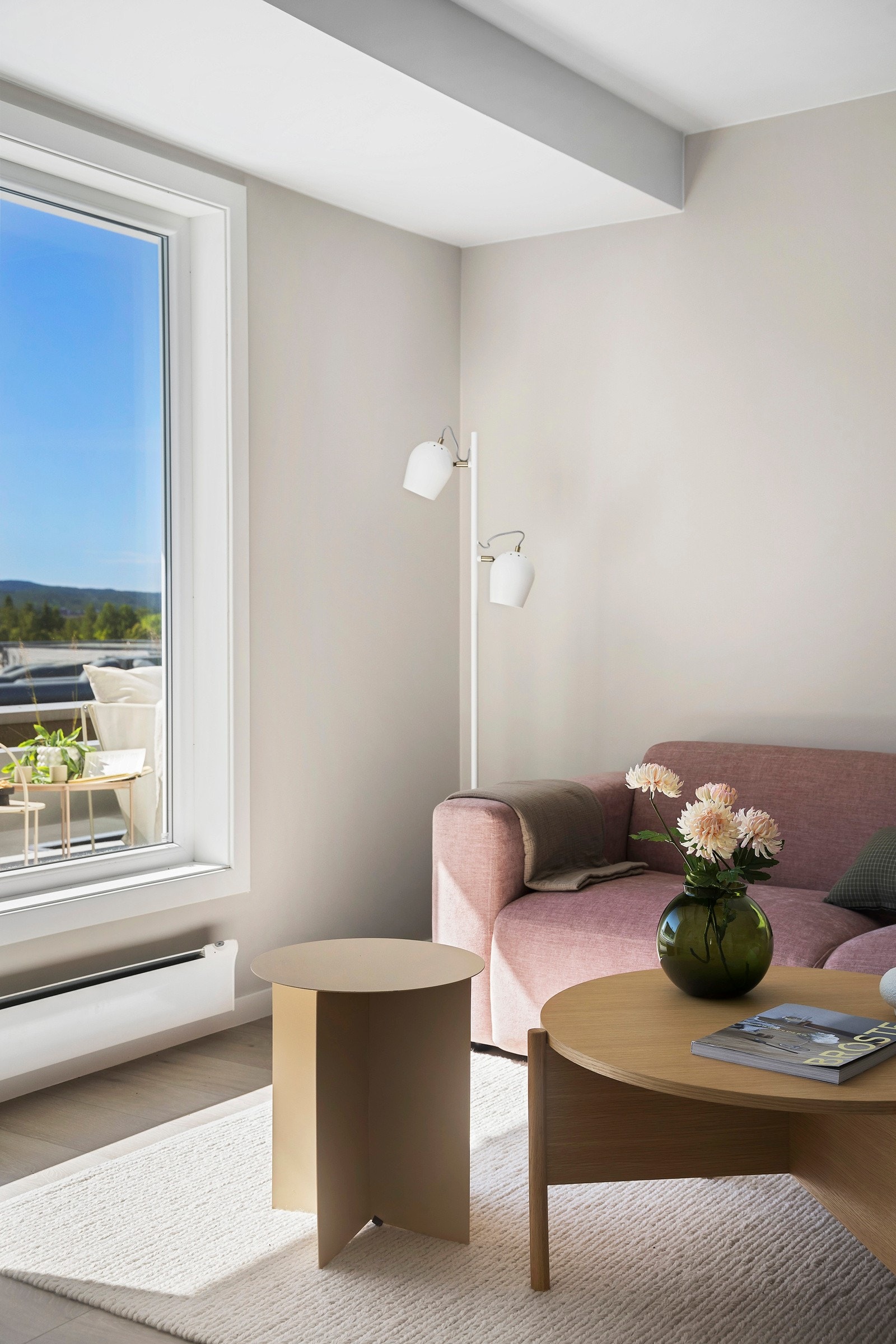 Stuen fremstår meget moderne og innbydende. Galleribilde