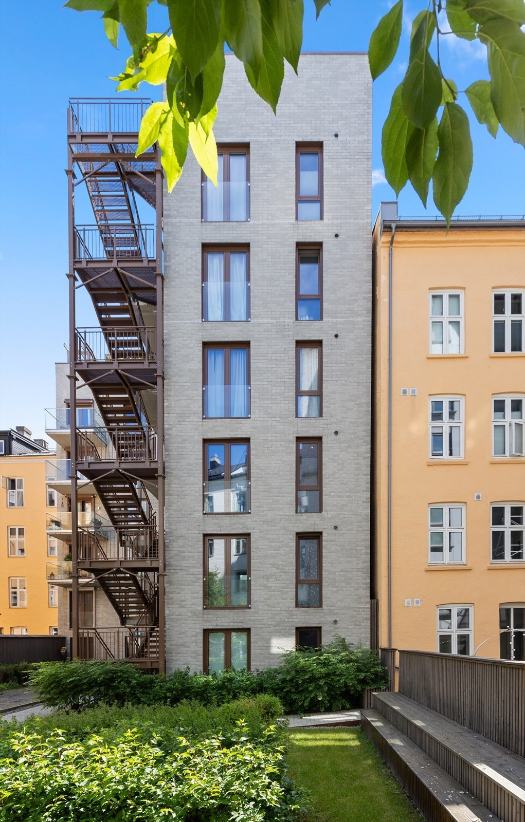 Fasaden sett fra bakgård. Galleribilde