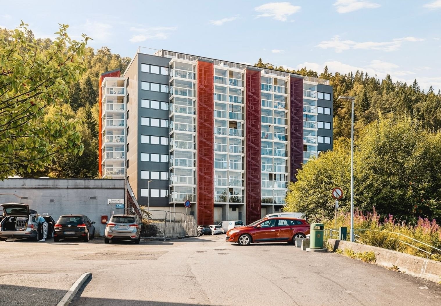 Borettslaget gjennomgikk en fasaderehabilitering i perioden 2017-2021. Nye vinduer, balkongdører, balkongen og fasader. Galleribilde