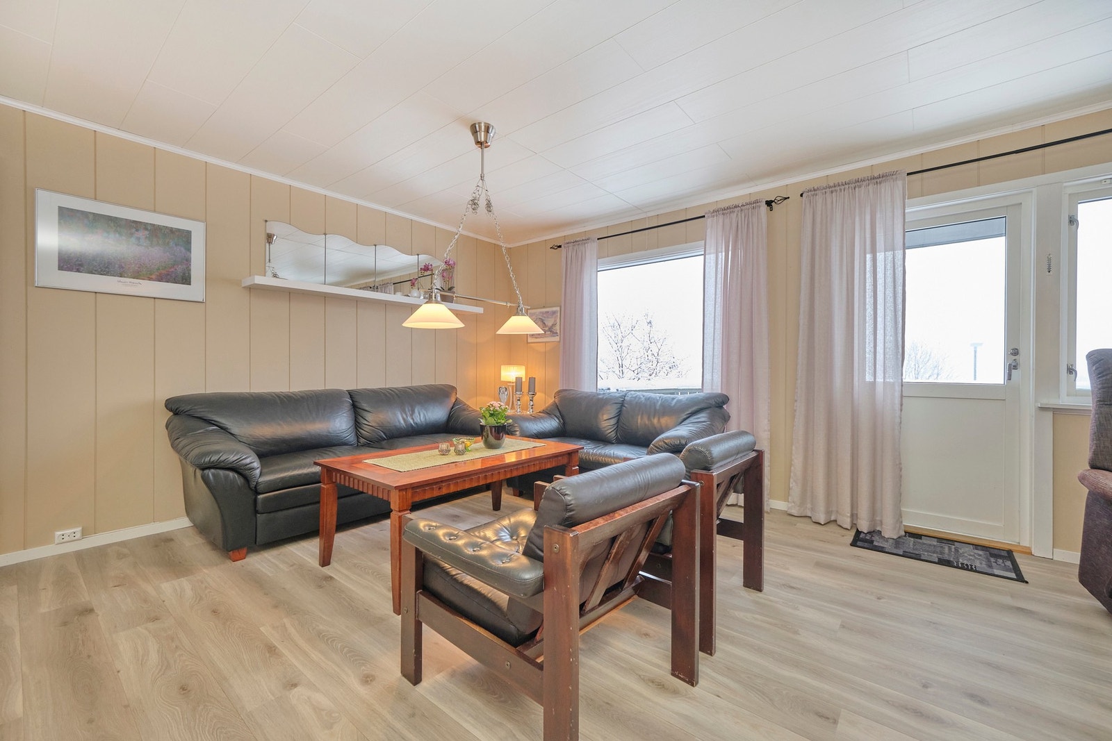 Stue med utgang til balkong/veranda Galleribilde