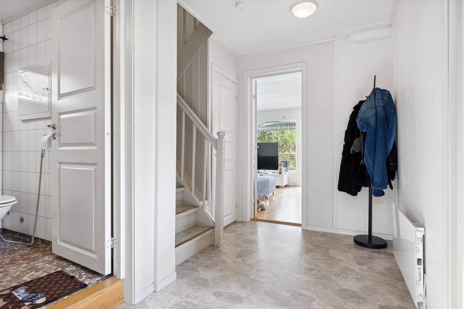 Trapperomsgang 1 etg mot bad og stue Galleribilde