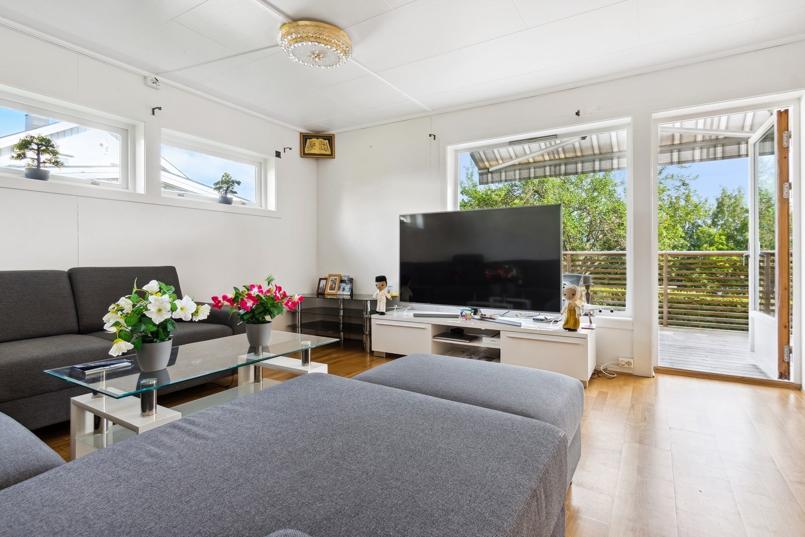 Stue med utgang terrasse Galleribilde