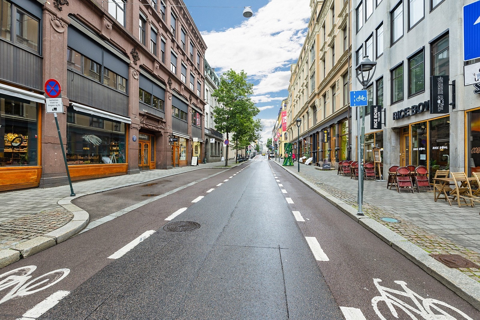 Rikt utvalg av servicetilbud i nærområdet. Galleribilde