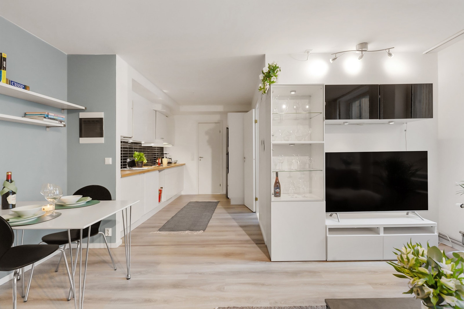 Leiligheten er tilkoblet balansert ventilasjon. Galleribilde