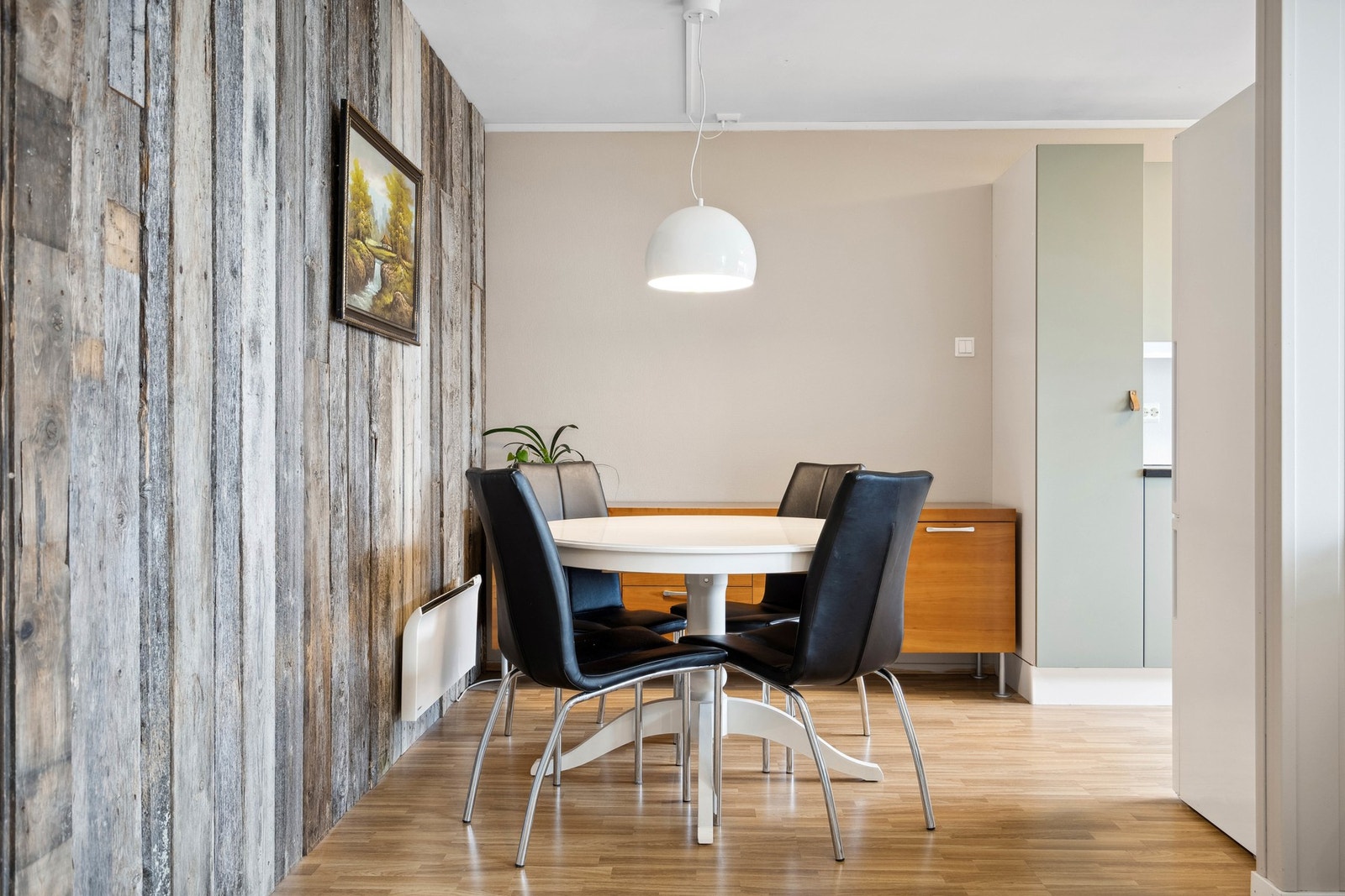 God plass til spisebord Galleribilde