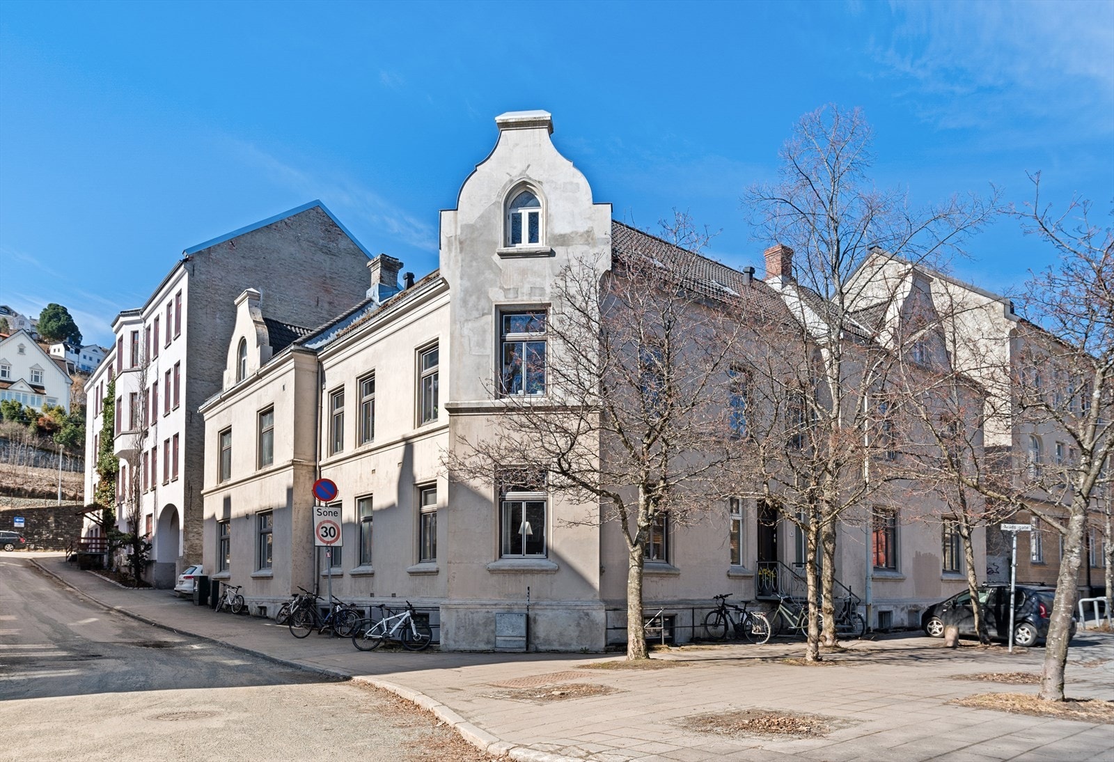 Velkommen på visning i Arilds gate 10 C, en lys og koselig 3-roms leilighet i 1. etg. Galleribilde