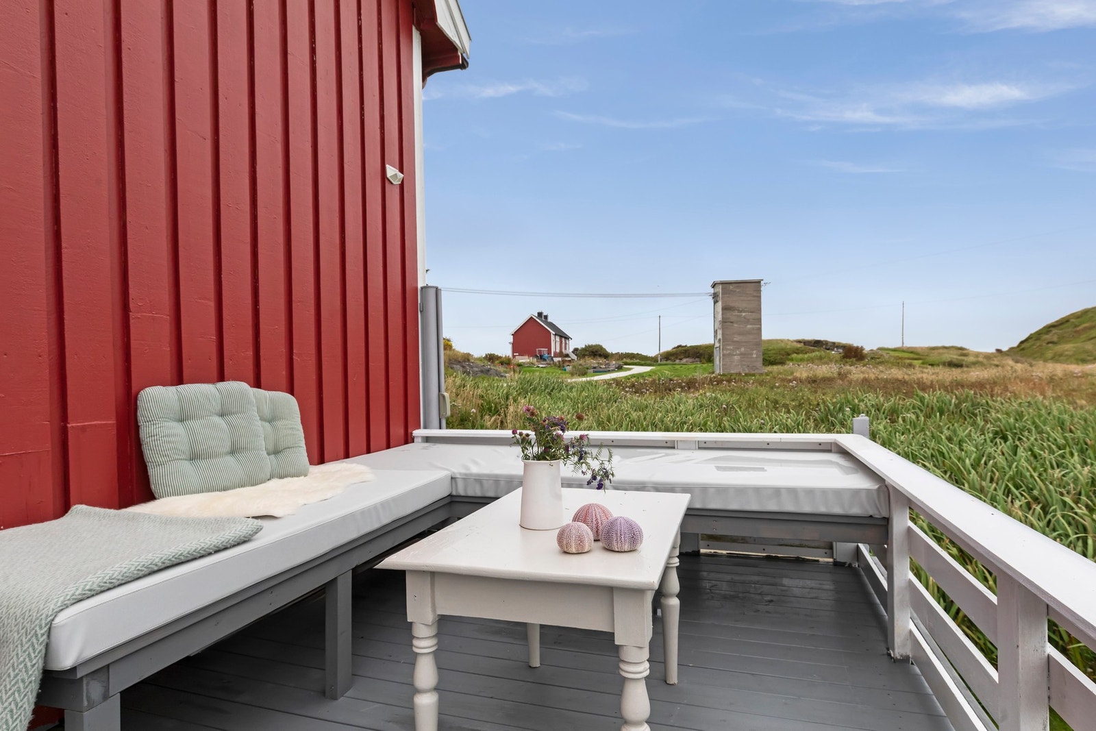 Fin uteplass med lite innsyn og flott utsikt Galleribilde