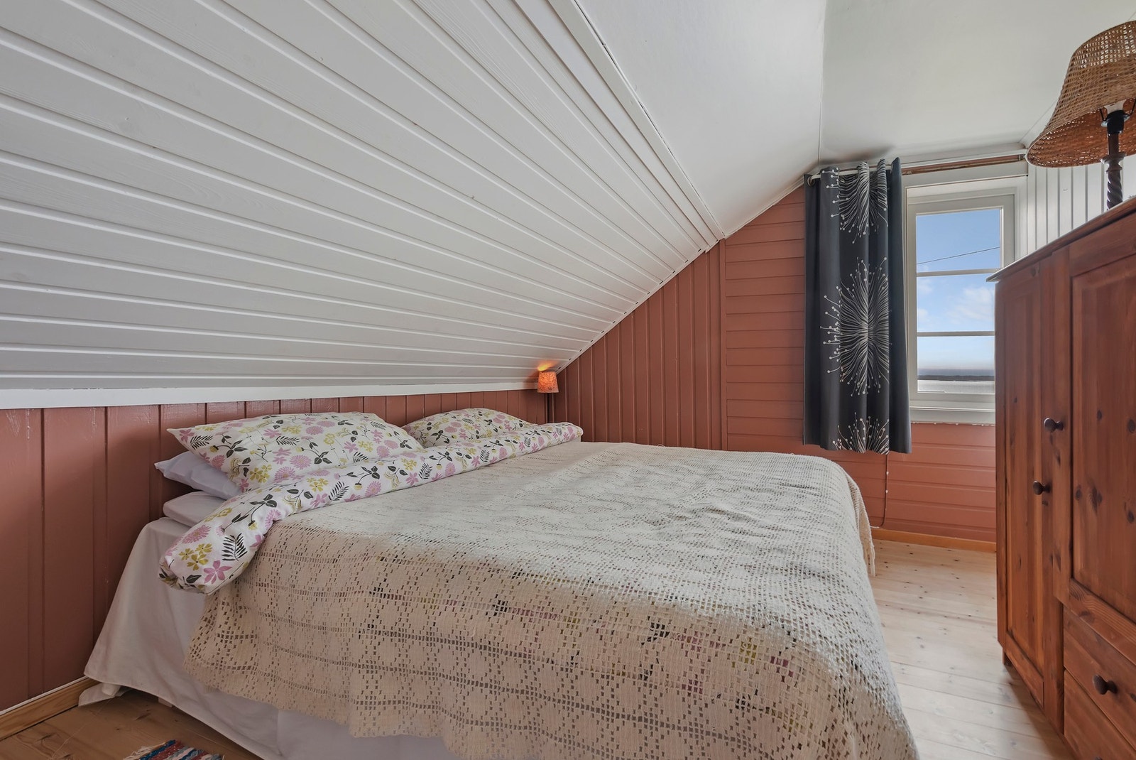 Soverom på loft Galleribilde