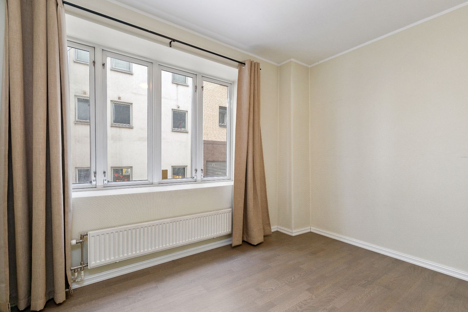 Soverom to med garderobe. Galleribilde
