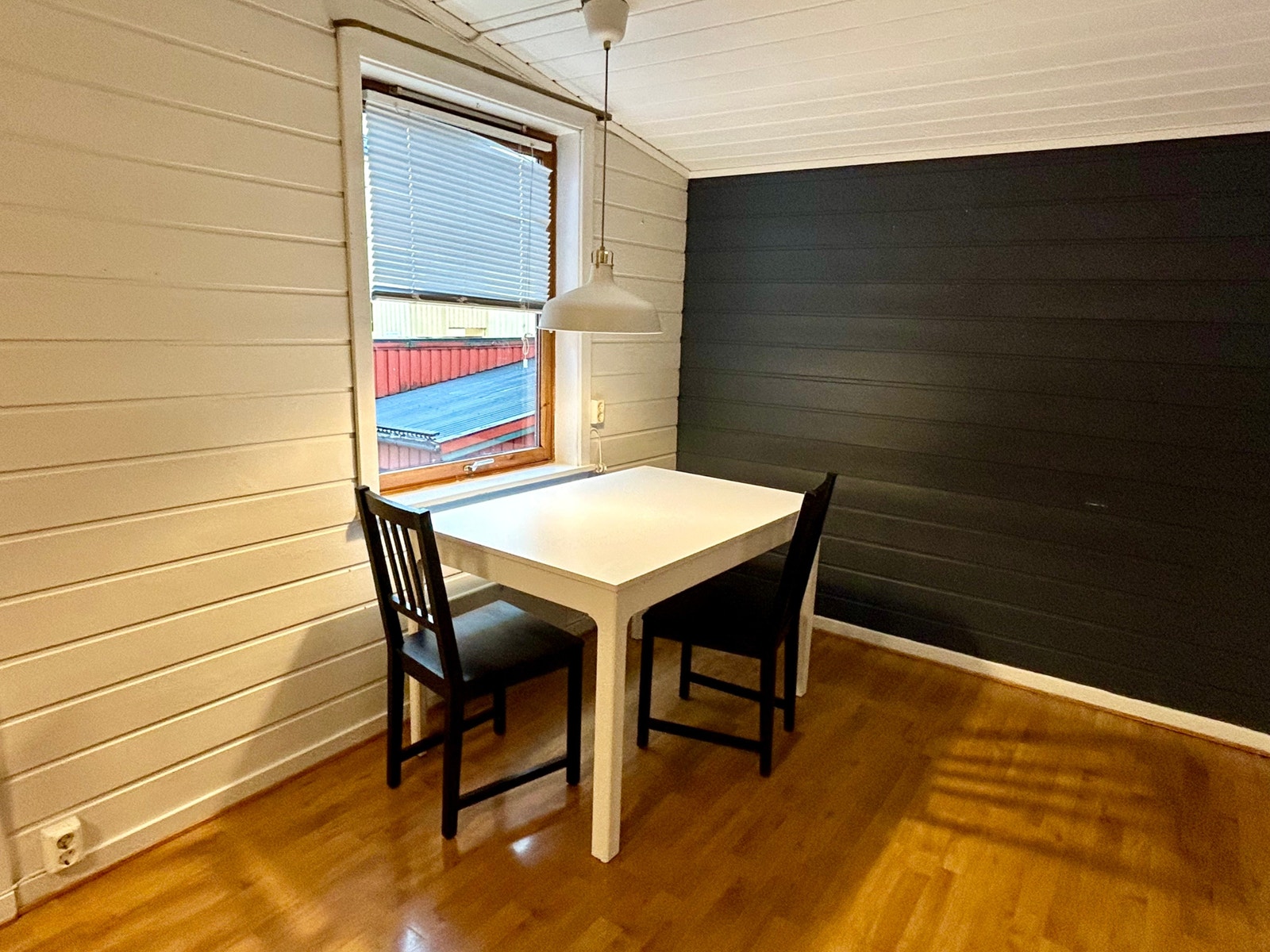 Spiseplass ved kjøkken Galleribilde