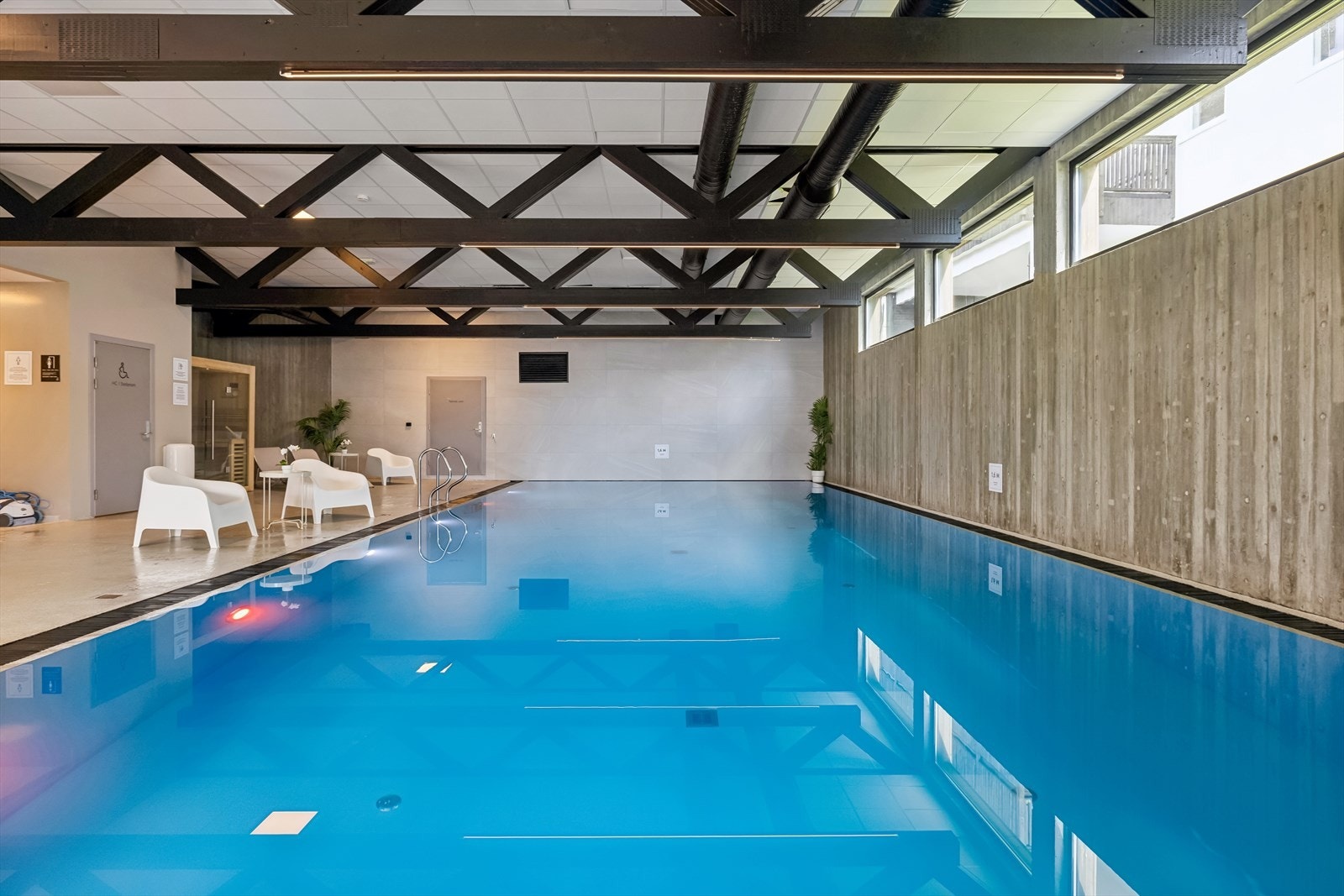 Egen tilgang på innendørsbasseng, badstue og boblebad! Galleribilde