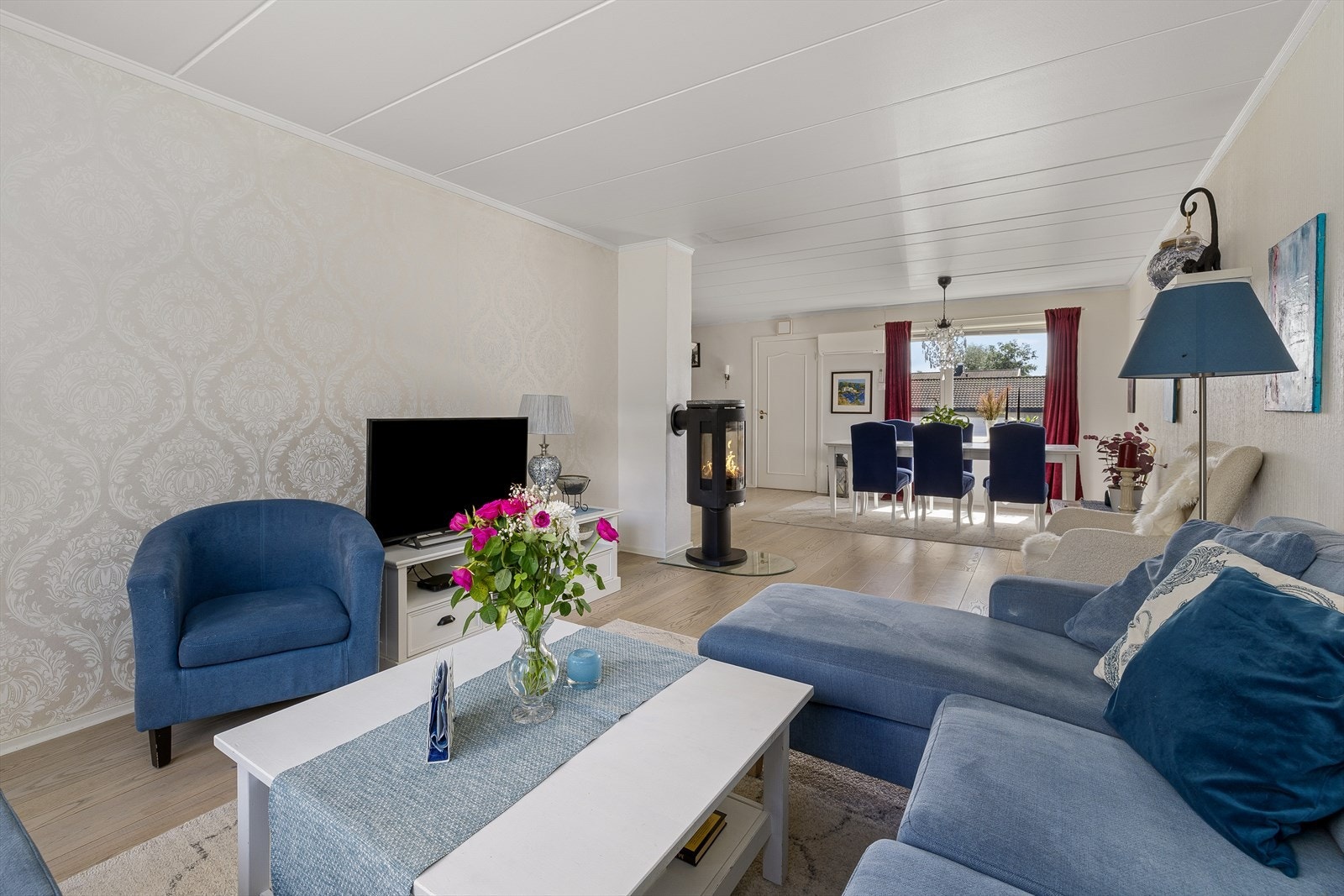 Hjemmet fremstår lyst og pent med god planløsning. Galleribilde