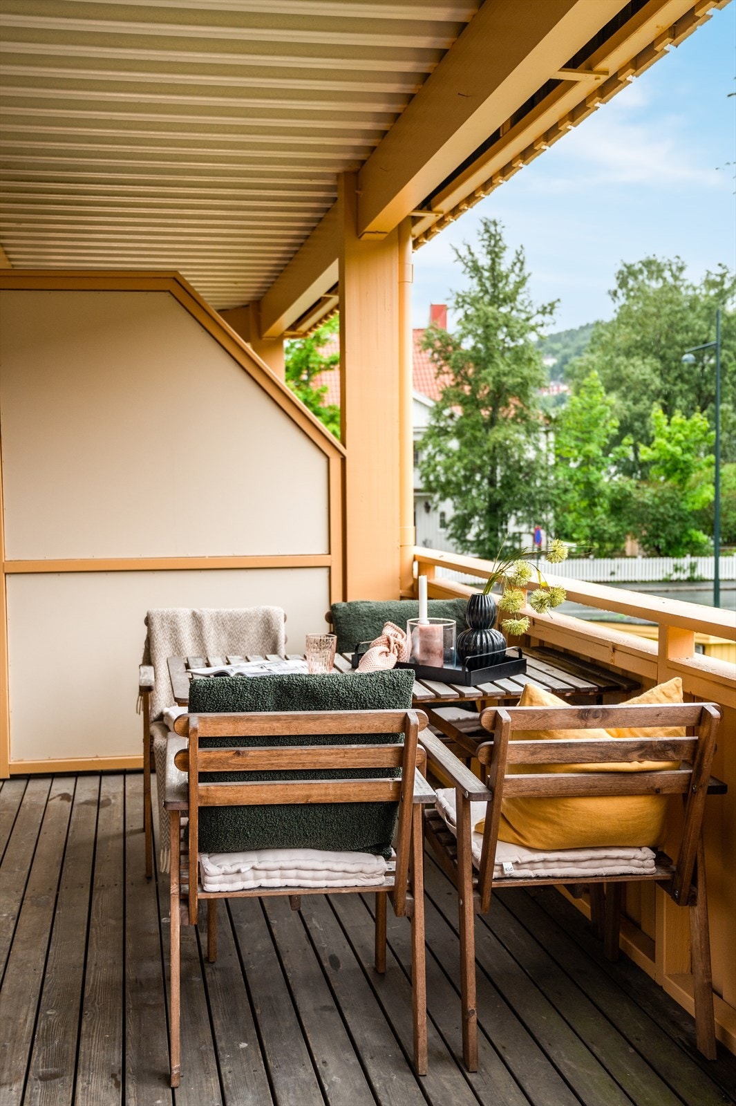 Her kan man nyte sene sommerkvelder i kveldssolen. Galleribilde