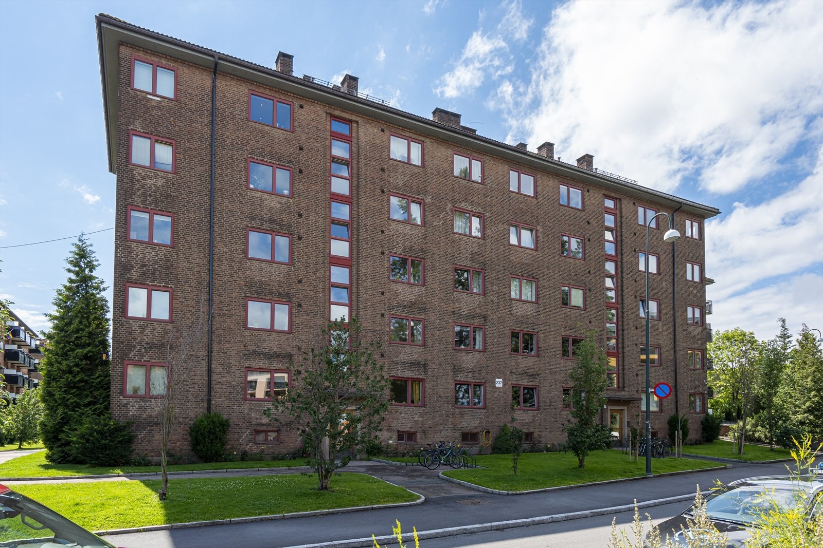 Maridalsveien Borettslag består av 356 andelsleiligheter fordelt på 7 blokker. Galleribilde
