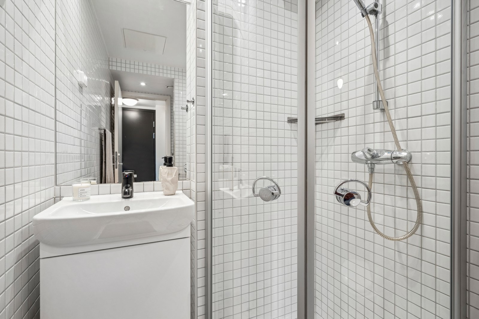 Varmekabler på gulv. Galleribilde