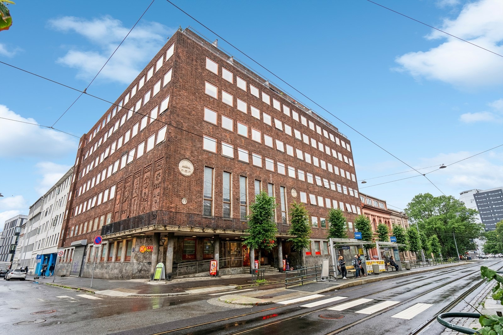 Trondheimsveien 5 ble rehabilitert og ombygget til leiligheter i 2005 - Her bor du med umiddelbar nærhet til det pulserende livet på Grünerløkka! Galleribilde