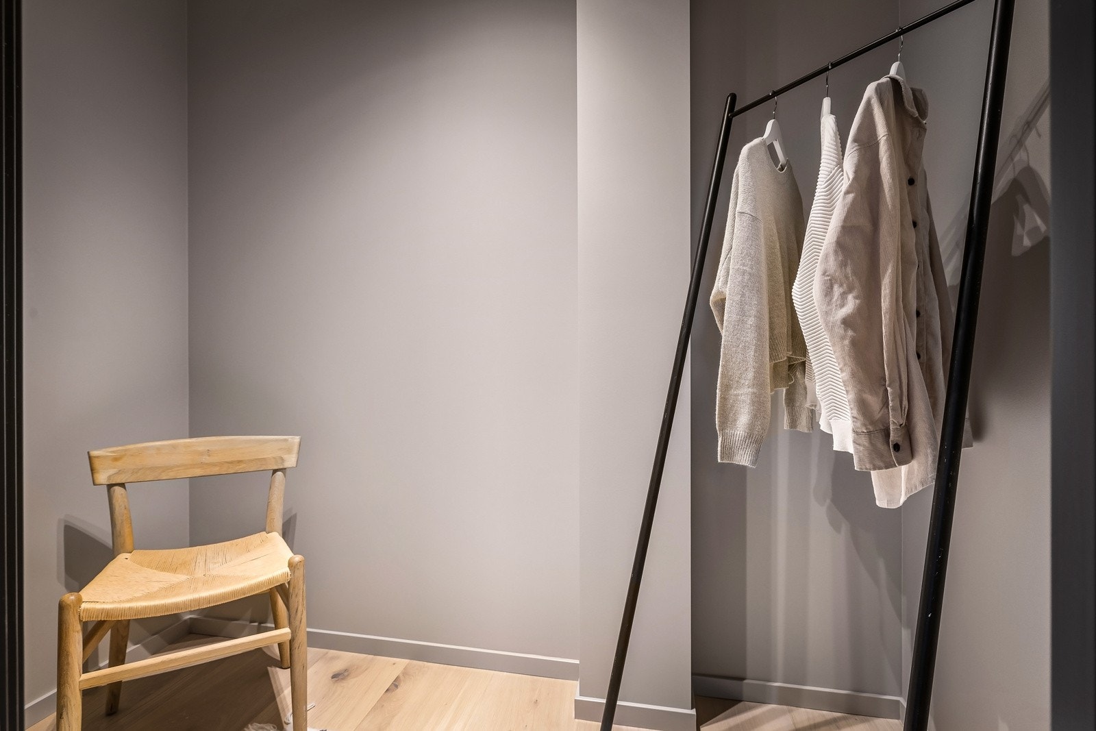 Garderoberom ved hovedsoverommet Galleribilde