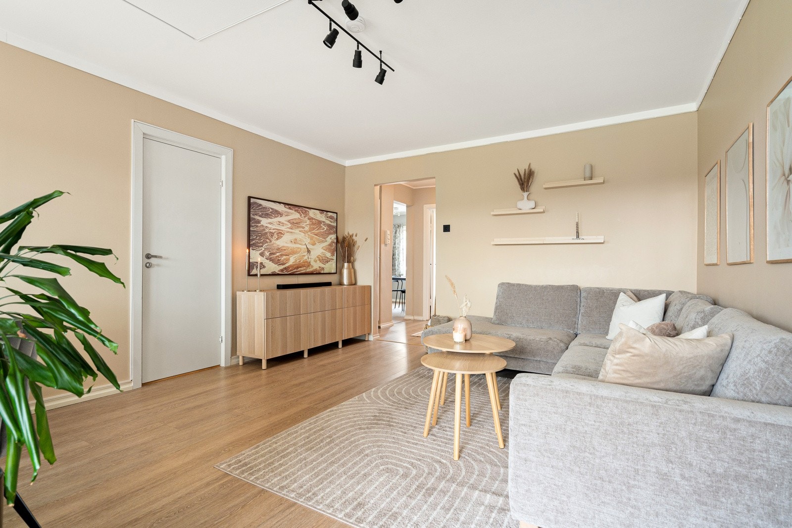 Vinduer og balkongdør ble byttet i 2016 i regi av borettslaget. Galleribilde