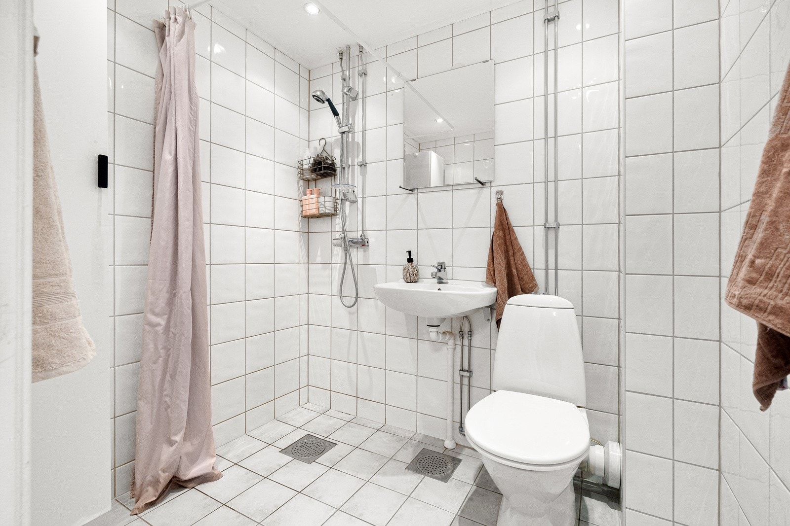 Baderommet ble pusset opp i 2007, i regi av borettslaget. Galleribilde