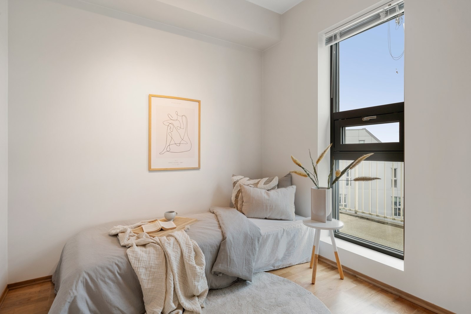 - Soverom 2 måler ca 6,5m² - Galleribilde