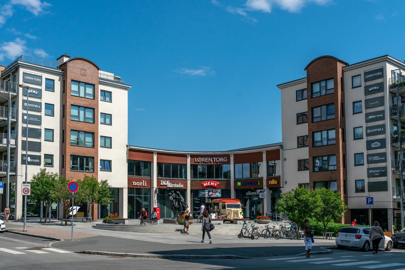 Nærområde - Løren Torg. Galleribilde