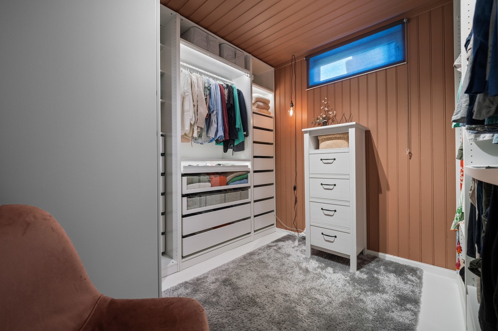 Garderoberom Galleribilde