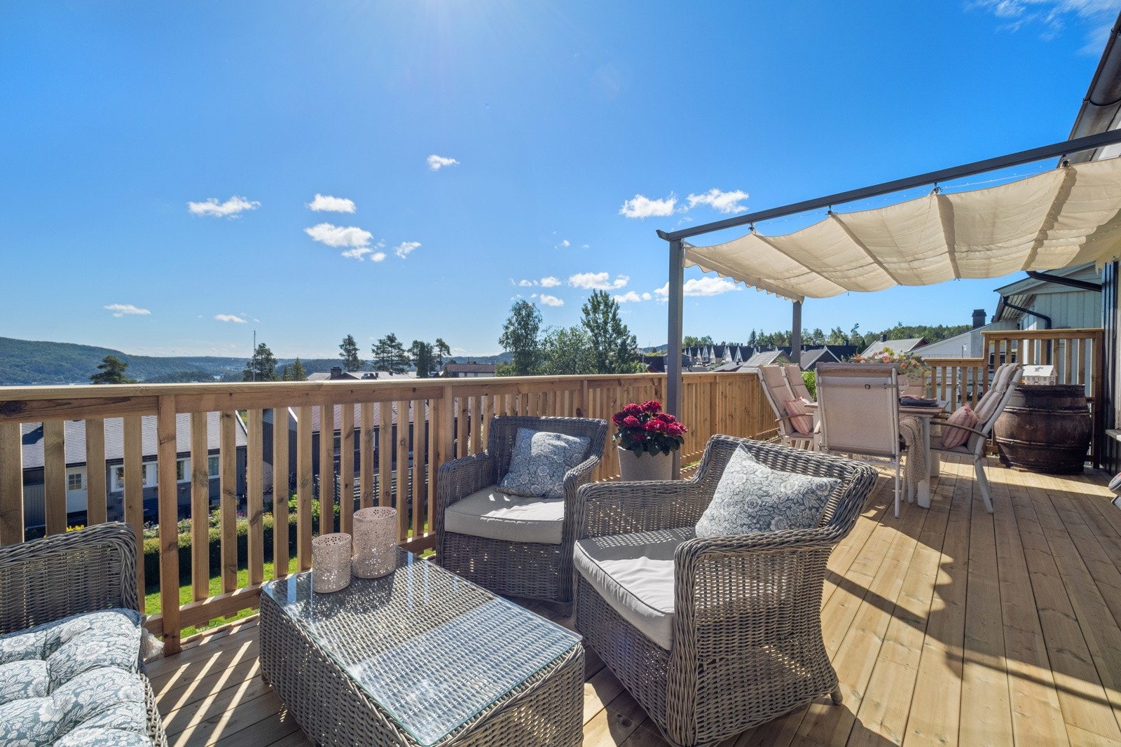 Balkongen er på ca. 26 kvm og ligger øst-vendt til Galleribilde