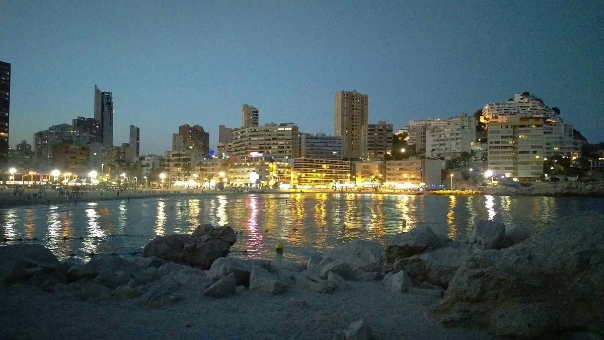 Cala Finestrat stranden. Galleribilde