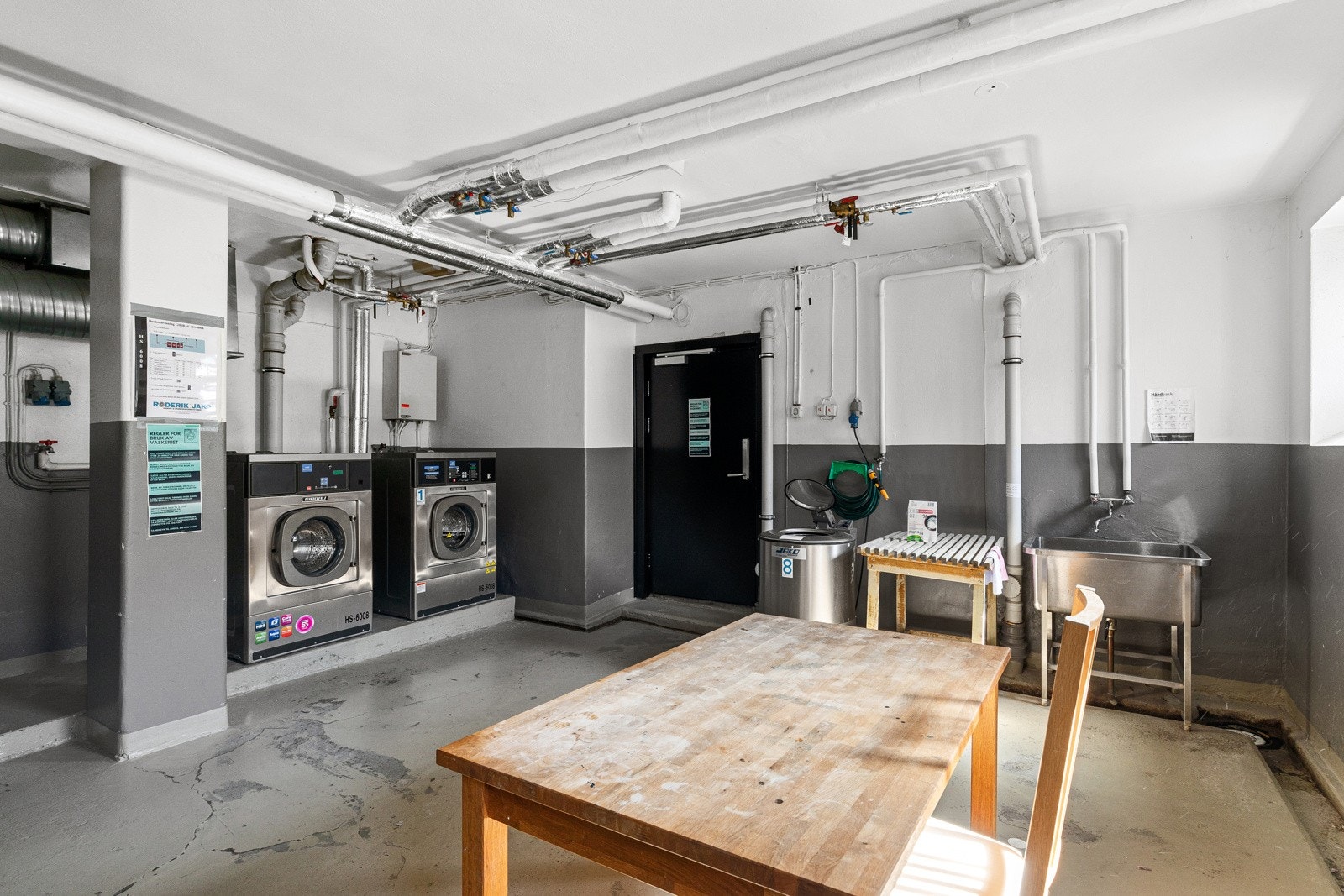 Borettslaget har fellesvaskeri som er lokalisert i nr. 17. Galleribilde