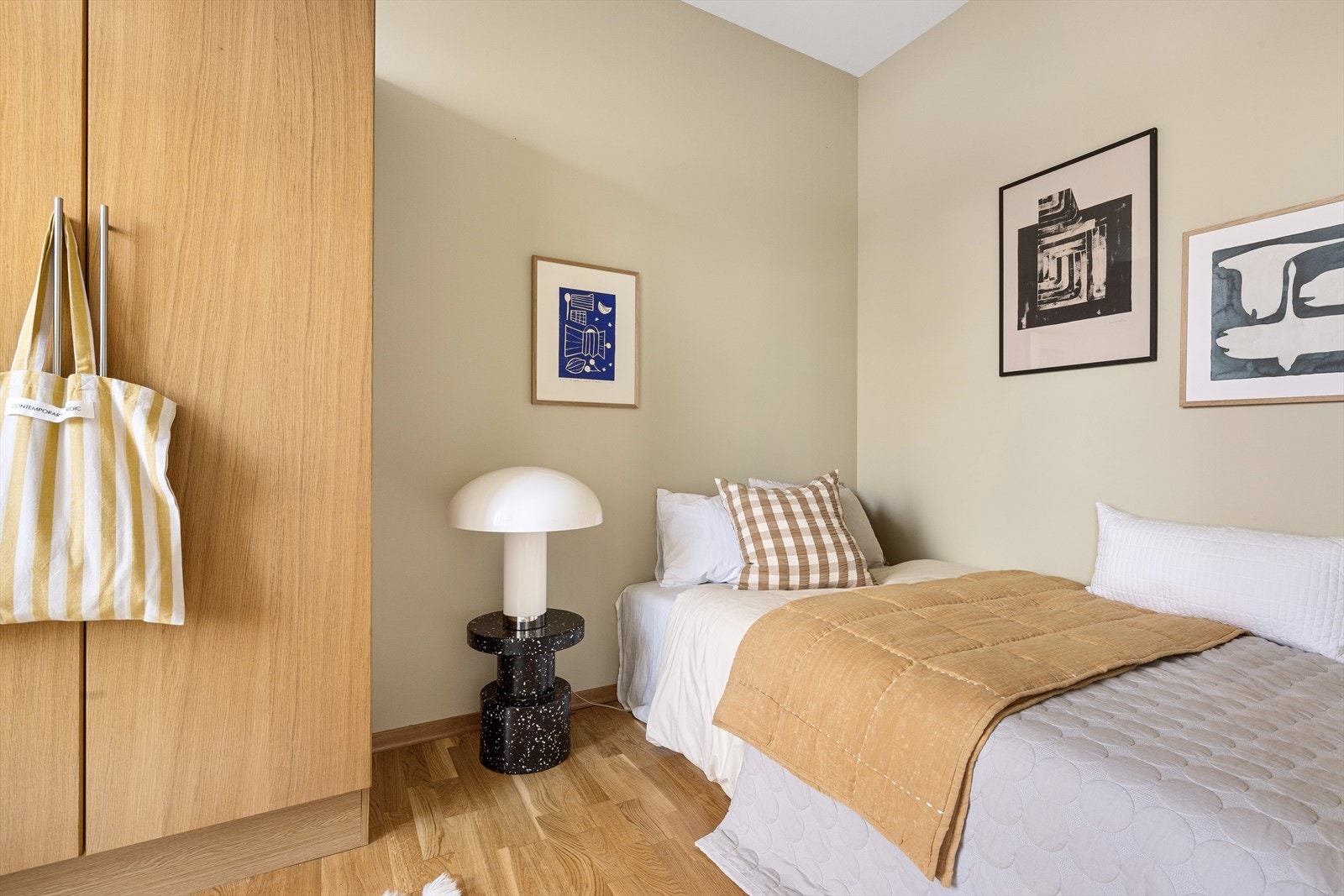 - Soverommet oppleves romslig og er enkelt å møblere - Galleribilde