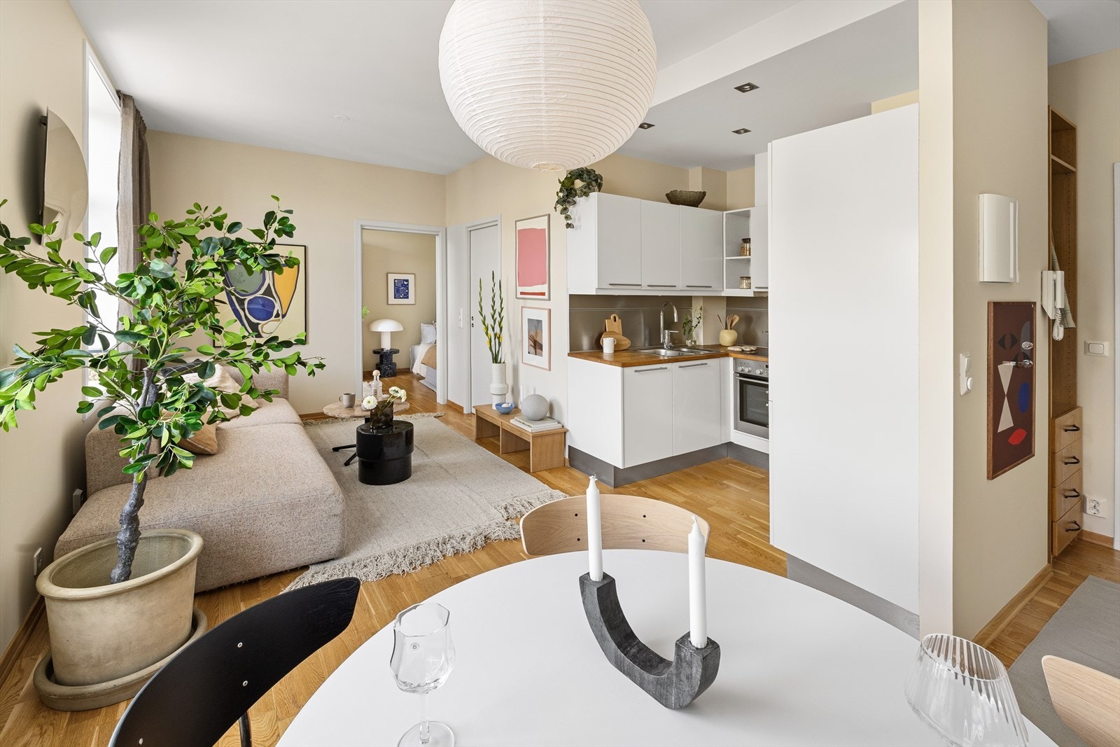 - Boligen har en godt utnyttet planløsningen med en fin soneinndeling - Galleribilde