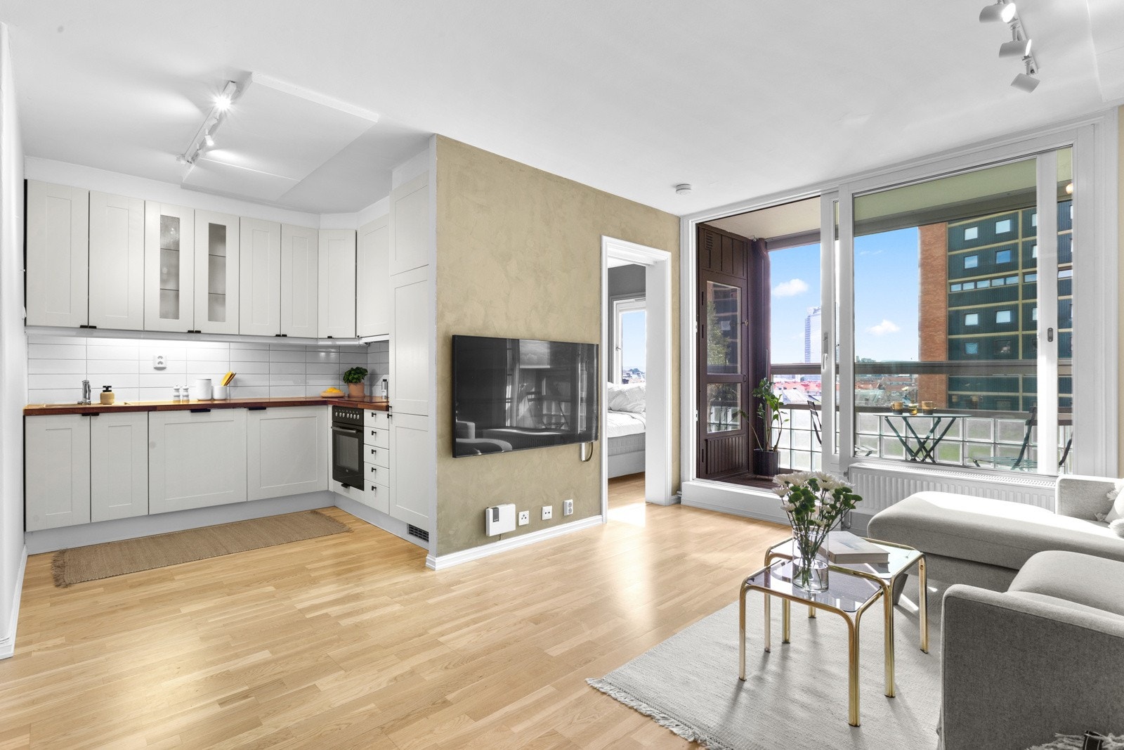 Varmtvann og oppvarming (radiator) er inkludert i felleskostnadene. Galleribilde