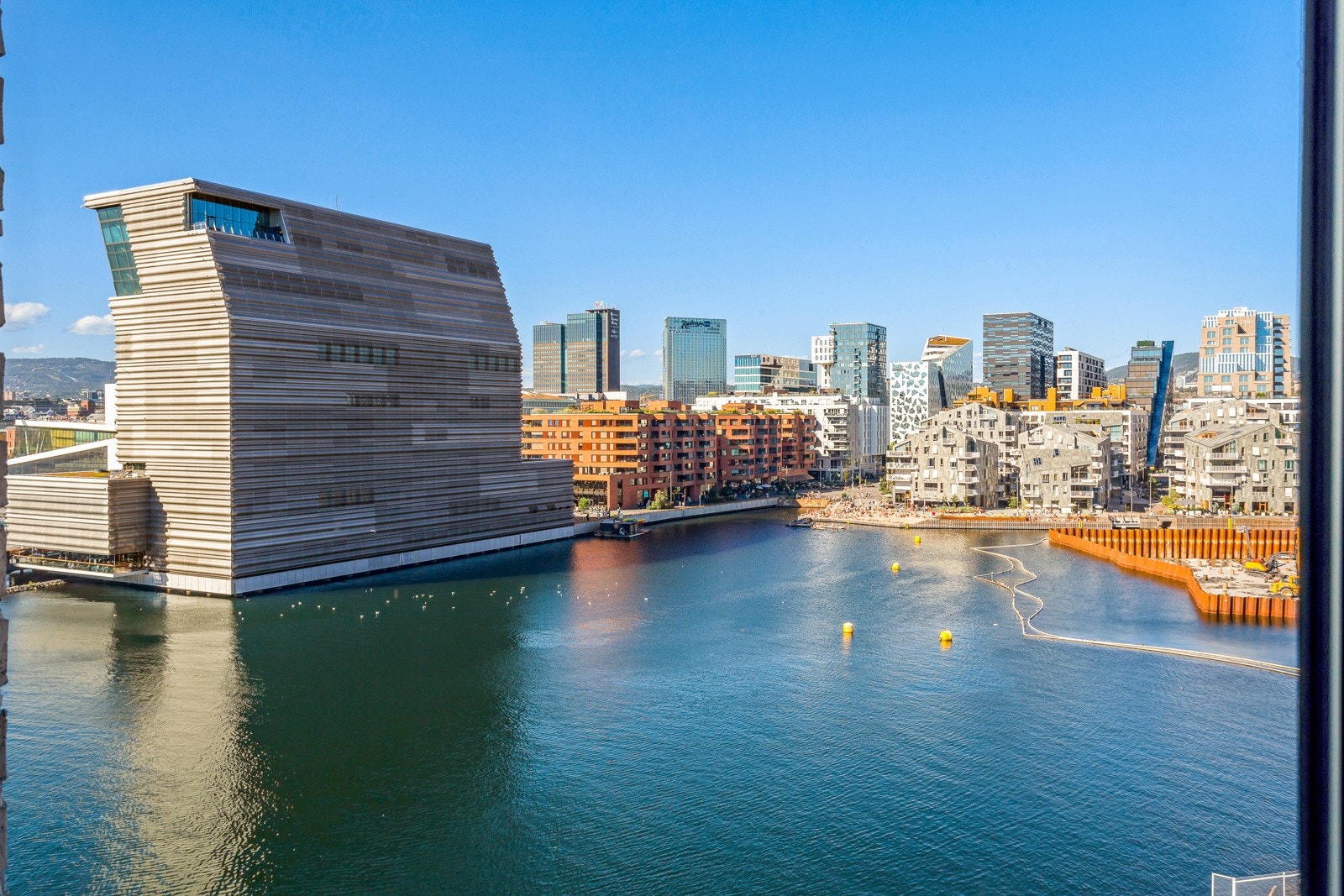 Sentrumsnær beliggenhet - Her får du alt du kan ønske deg. Galleribilde