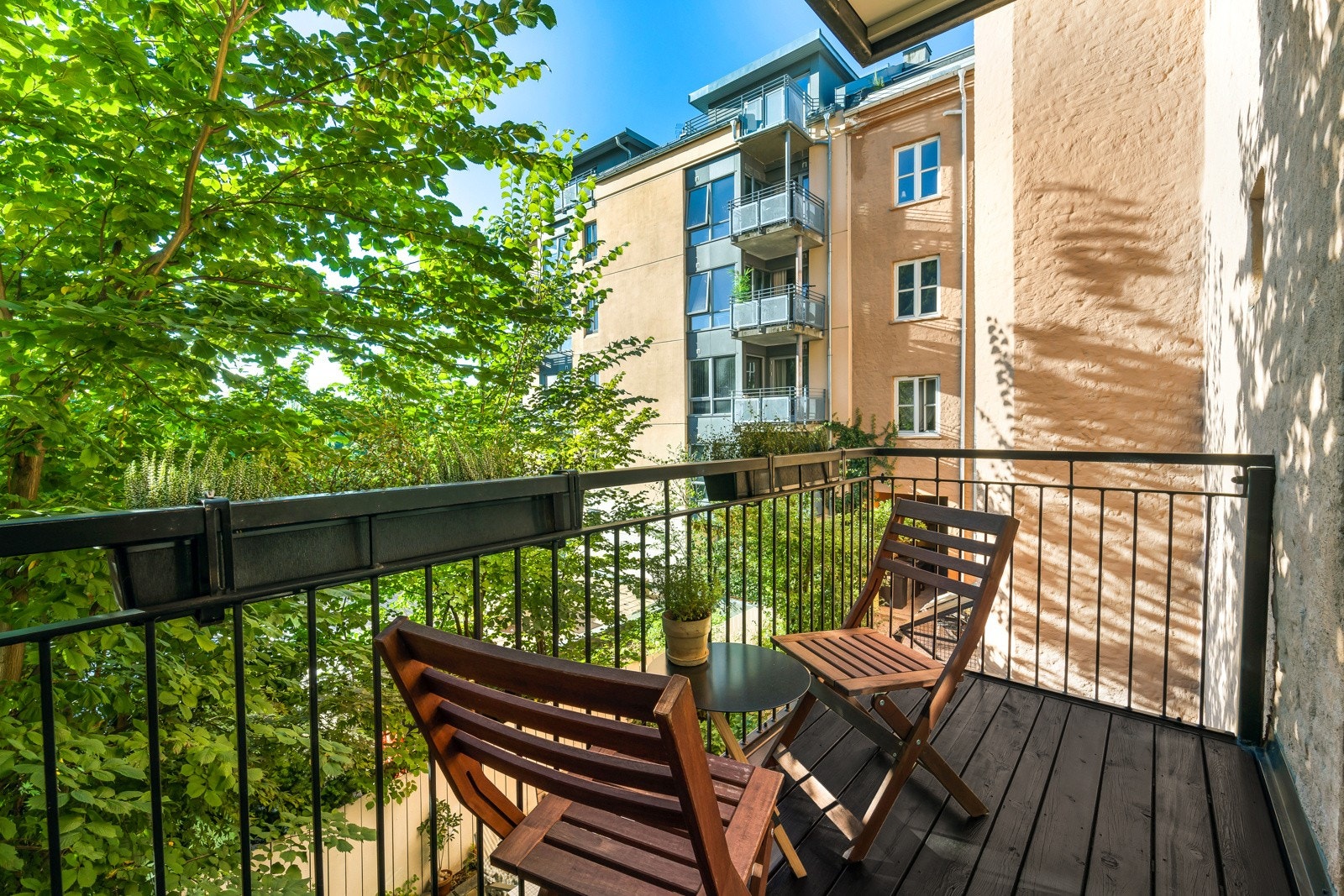 Velkommen til Alnafetgata 8B, presentert av Schala & Partners avd. Bjørvika / Gamle Oslo ved Linus Juell, tlf. 98 64 77 21. Galleribilde