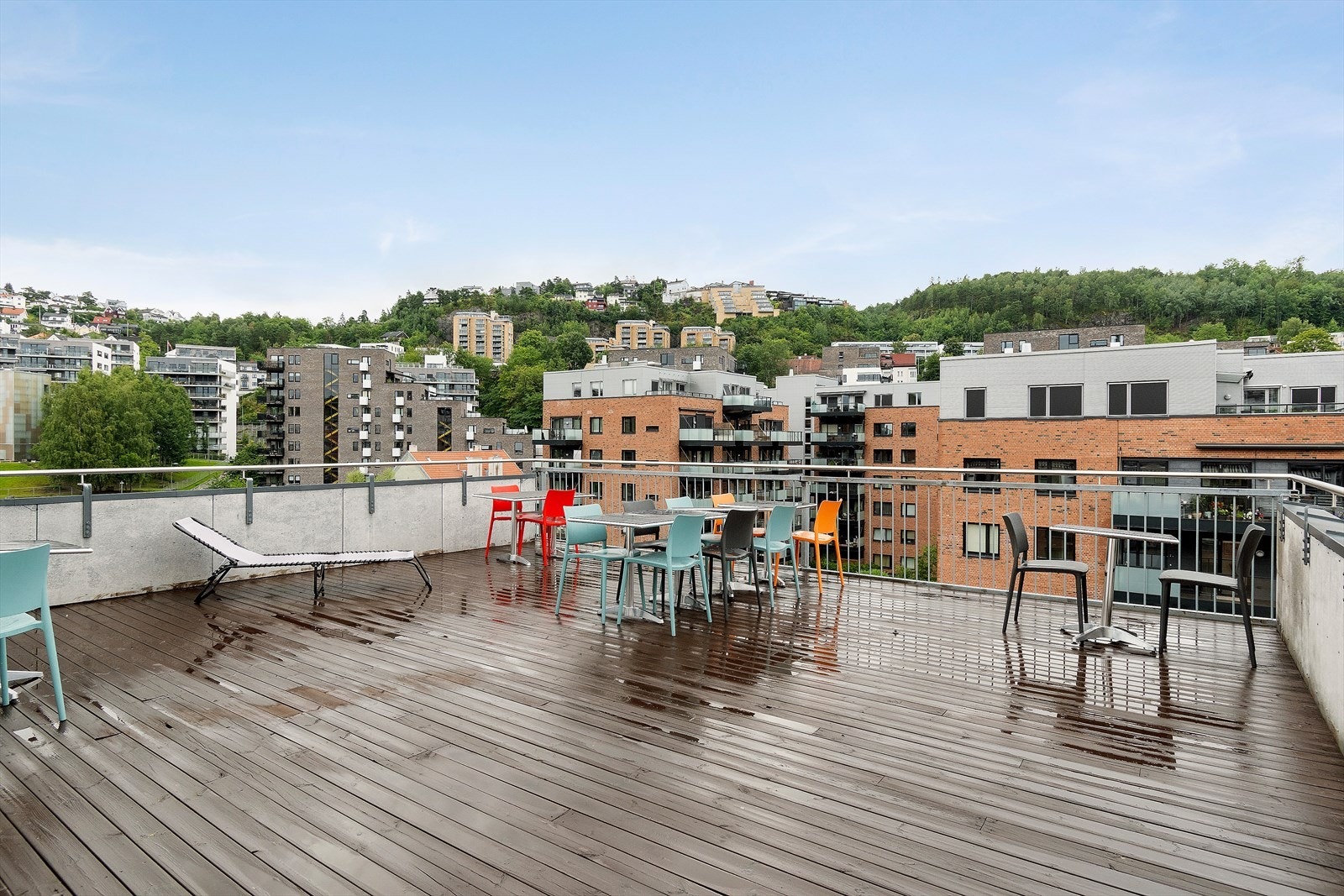 Flott felles takterrasse for beboere med fantastisk utsikt! Galleribilde