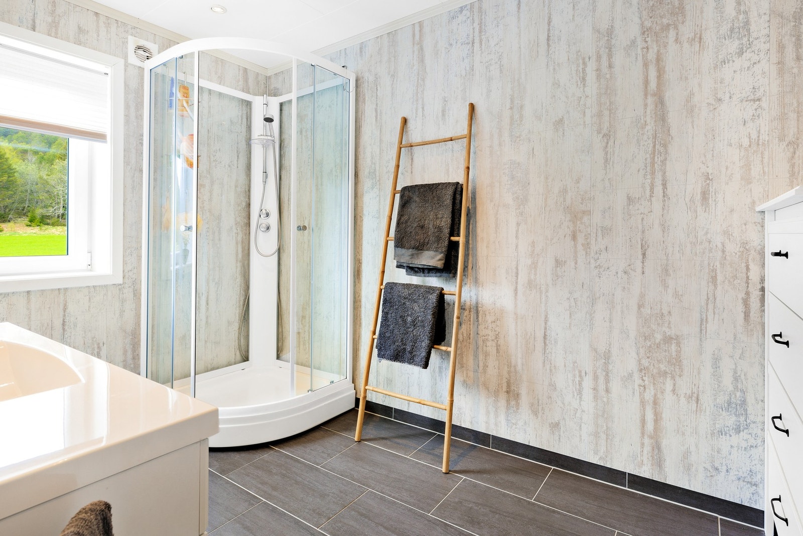 Pent bad i tidsriktig stil Galleribilde